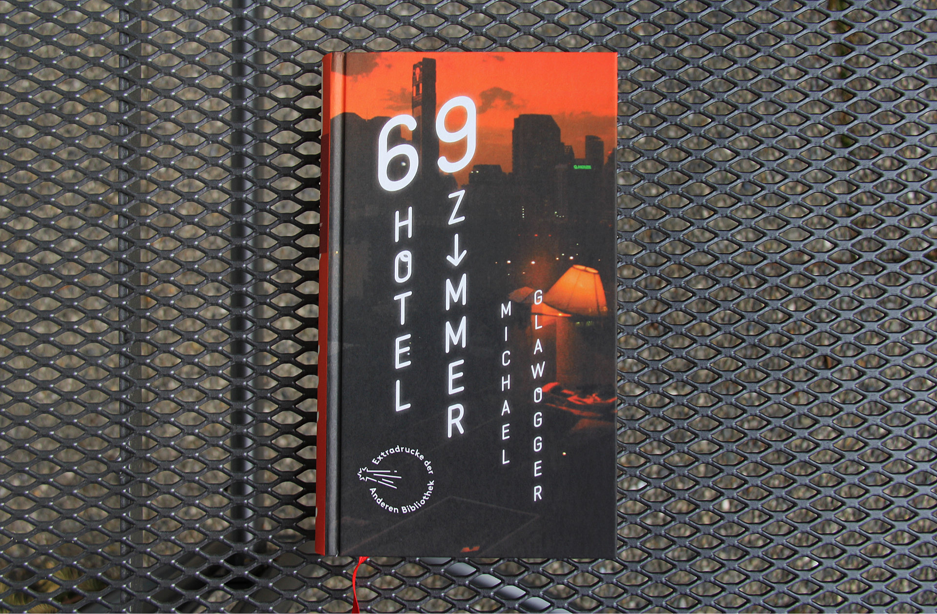 69 Hotelzimmer • Michael Glawogger