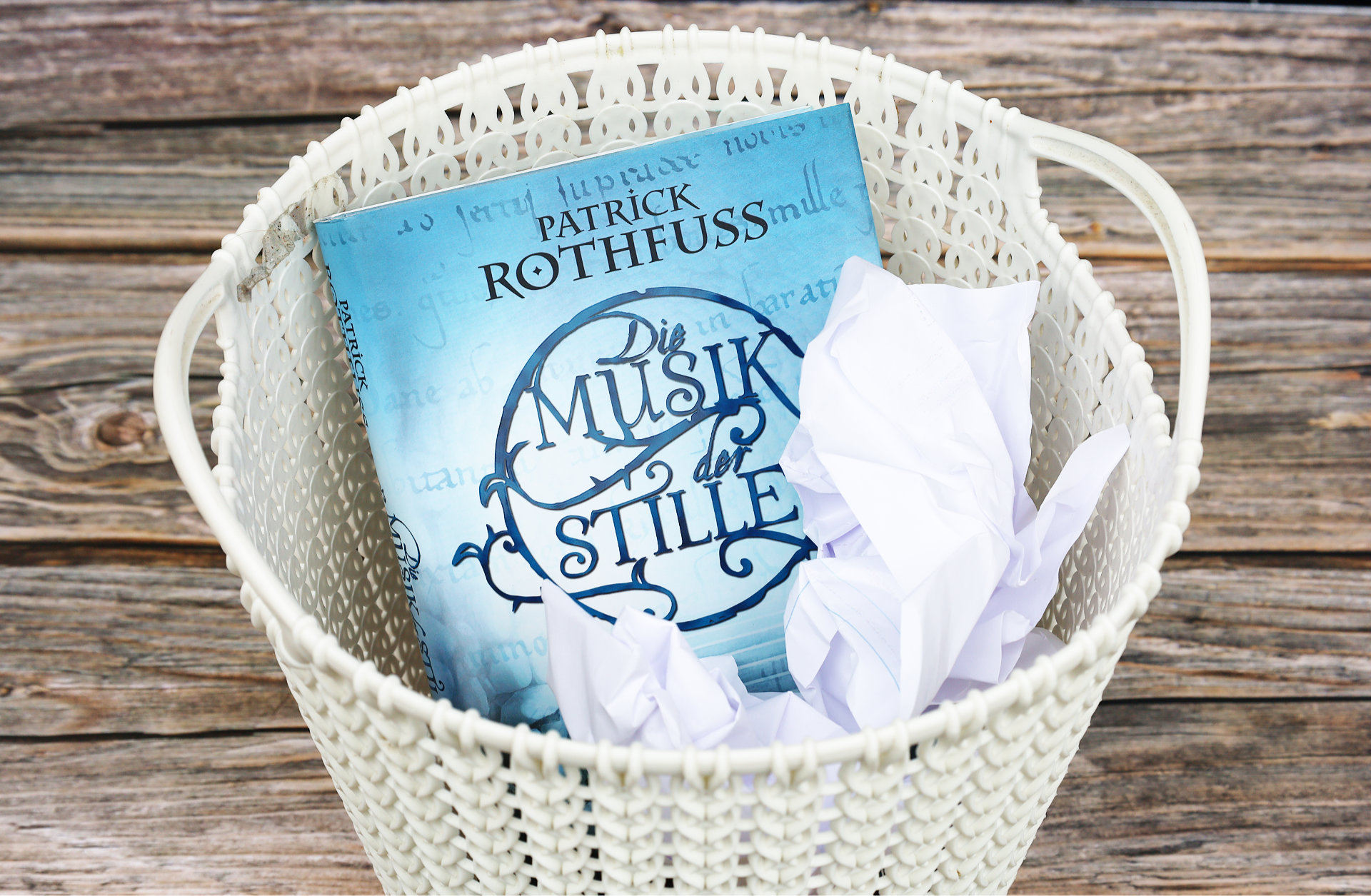 Der betrogene Leser: Wie Patrick Rothfuss die Leser hinters Licht führt